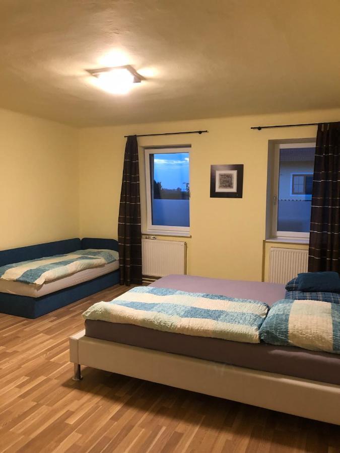 Gemuetliche 3 Zimmer Wohnung Frauenhofen Bagian luar foto